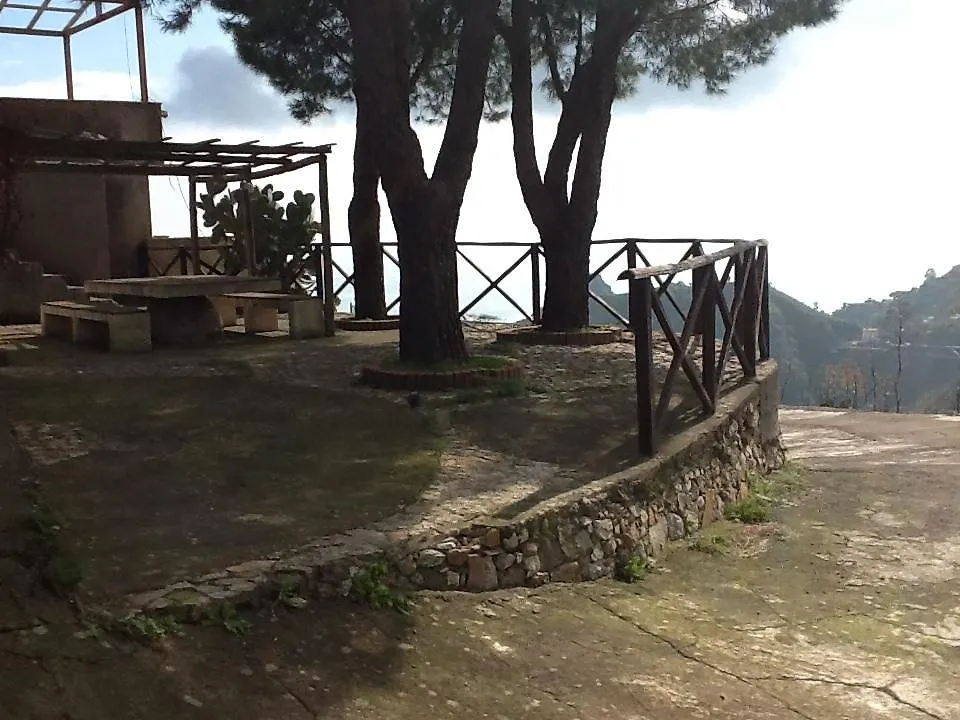 Country house Rifugio Dei Tre Pini Guest House Castelmola Italy