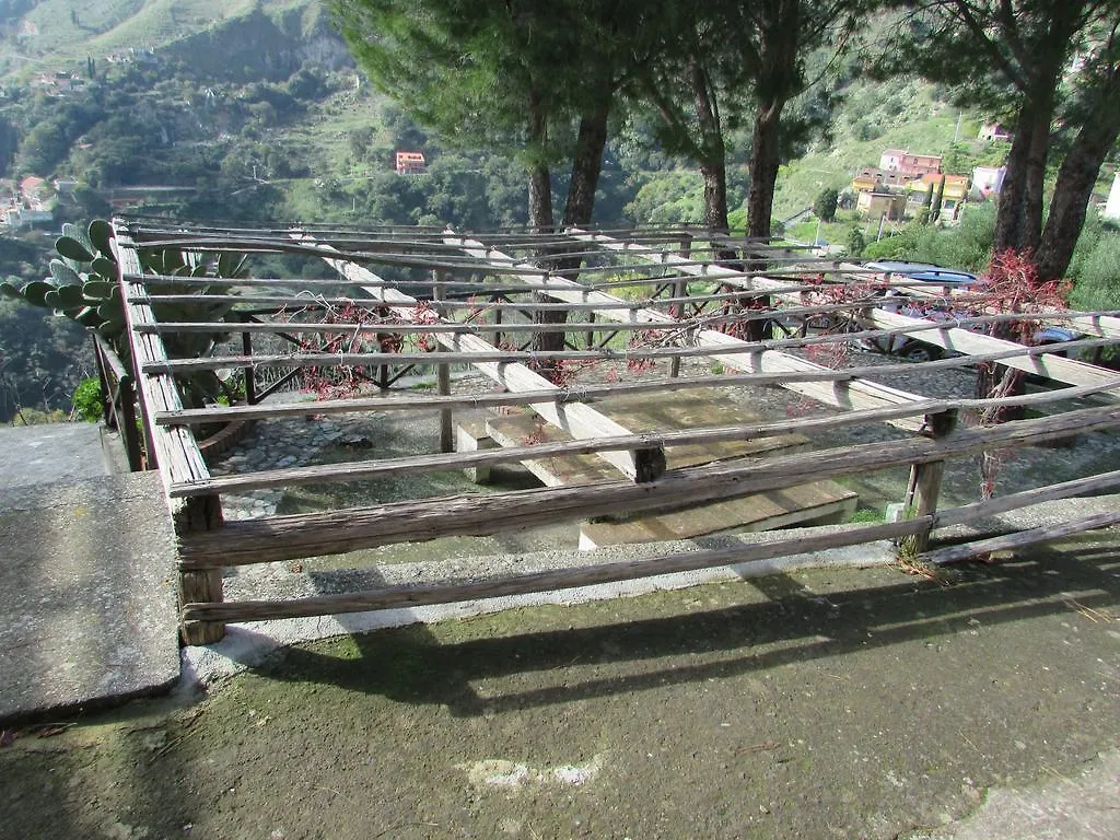 Rifugio Dei Tre Pini Guest House Castelmola Country house